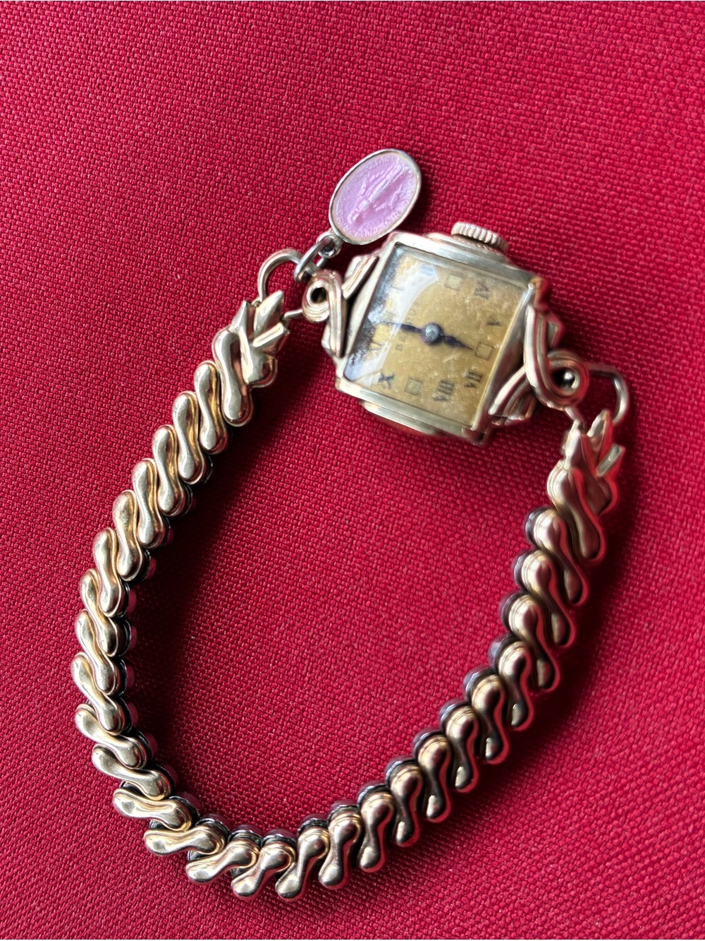 Vintage Benrus mid 20th century Gold-Tone Women's Bracelet Watch - Gold